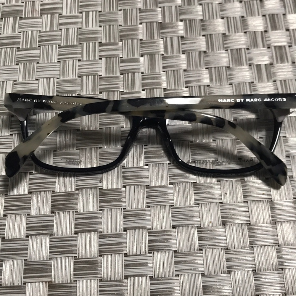 Marc by Marc Jacobs Frame - Picture 8 of 8